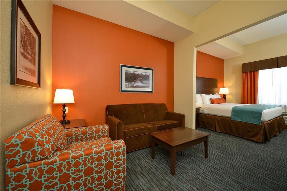Best Western Plus Longhorn Inn & Suites Luling Стая снимка