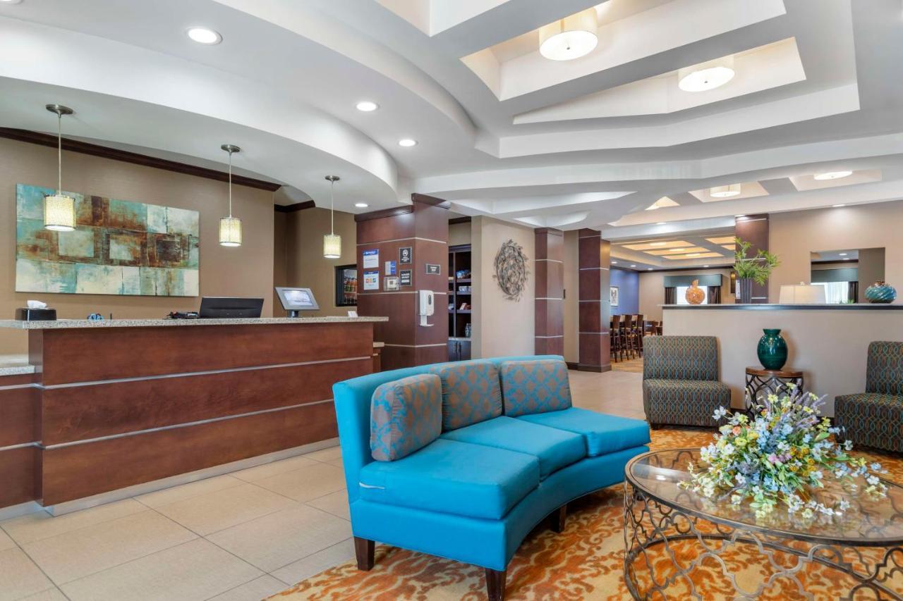 Best Western Plus Longhorn Inn & Suites Luling Екстериор снимка