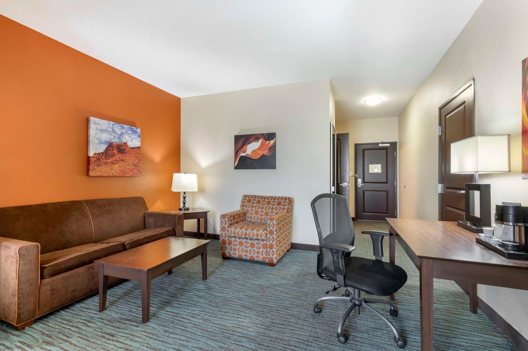 Best Western Plus Longhorn Inn & Suites Luling Екстериор снимка