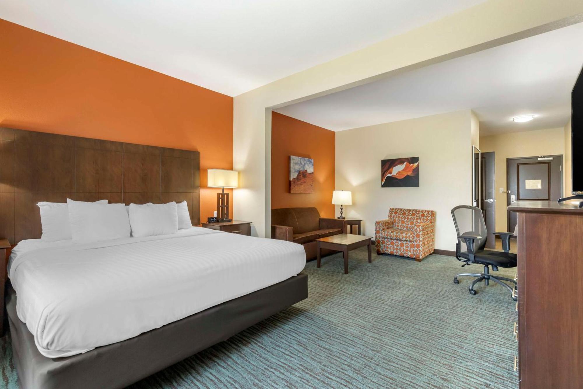Best Western Plus Longhorn Inn & Suites Luling Екстериор снимка