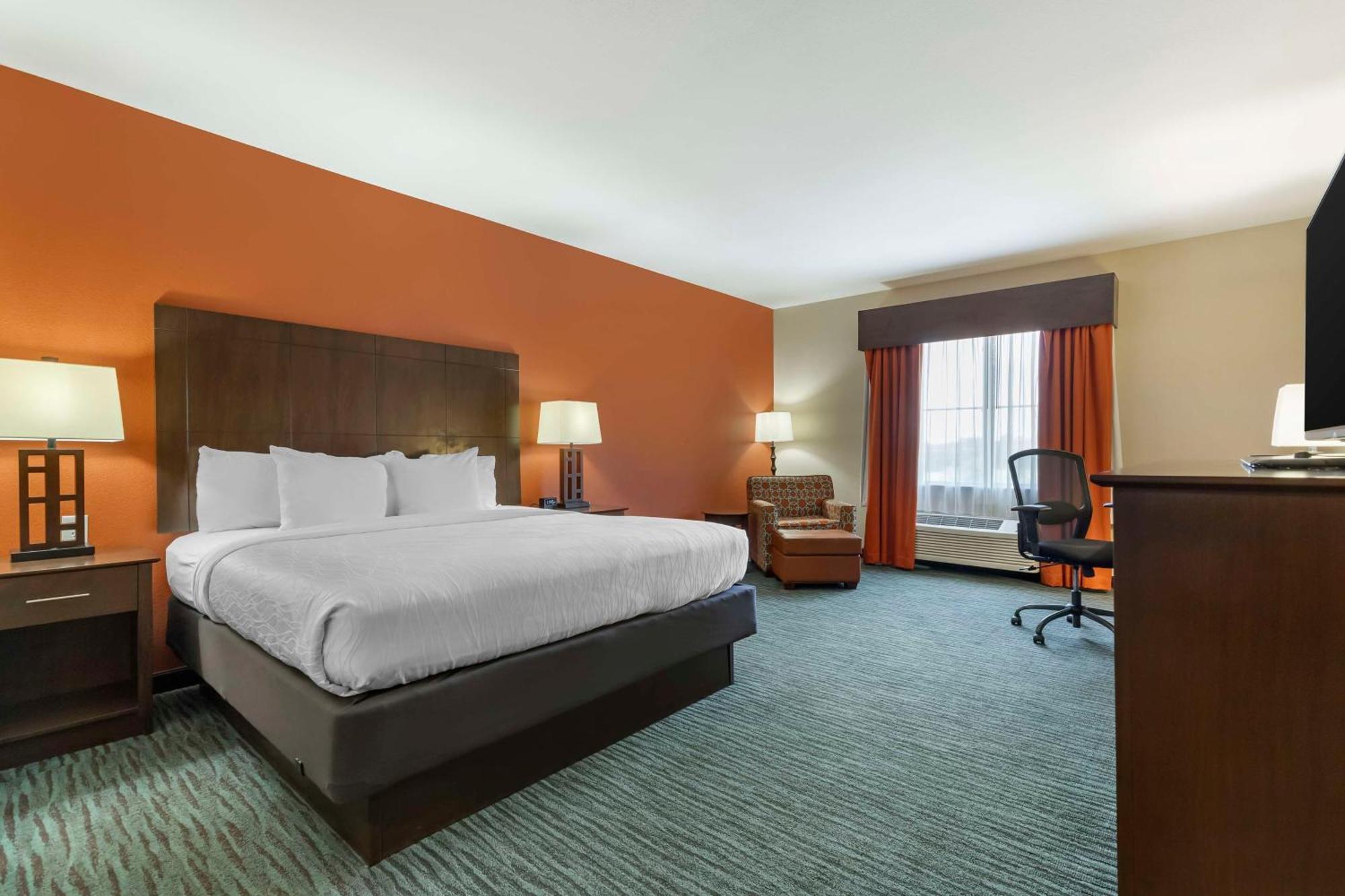 Best Western Plus Longhorn Inn & Suites Luling Екстериор снимка
