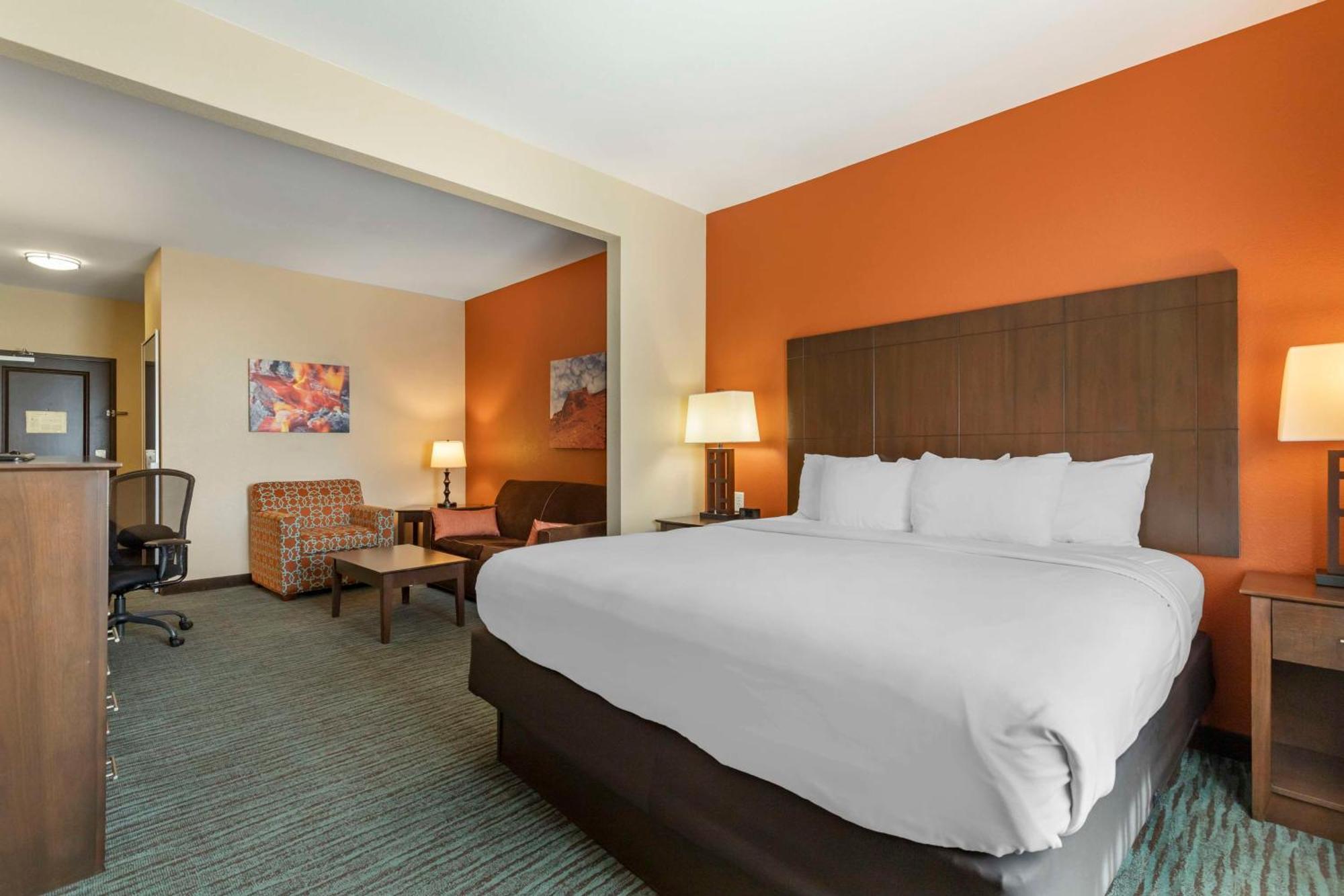 Best Western Plus Longhorn Inn & Suites Luling Екстериор снимка