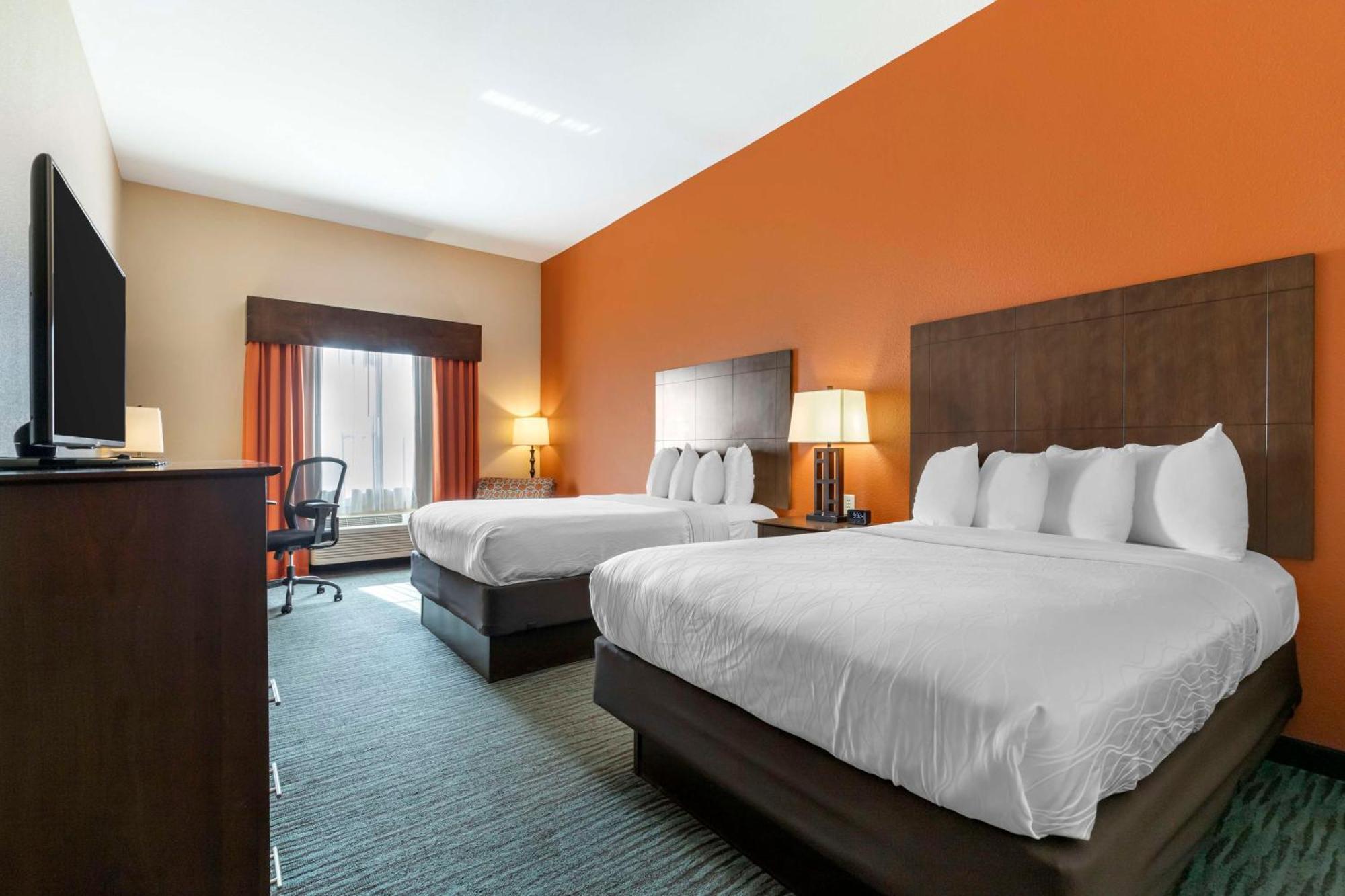 Best Western Plus Longhorn Inn & Suites Luling Екстериор снимка