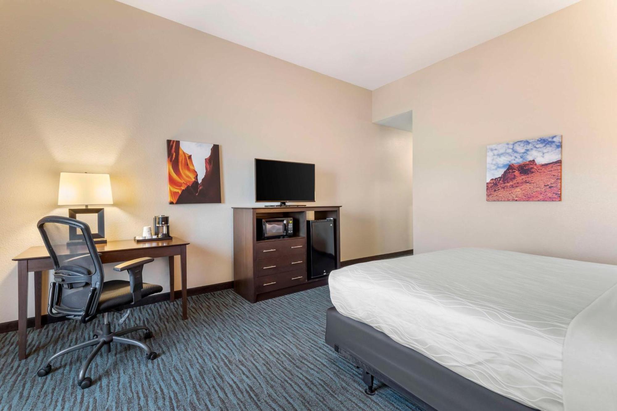 Best Western Plus Longhorn Inn & Suites Luling Екстериор снимка