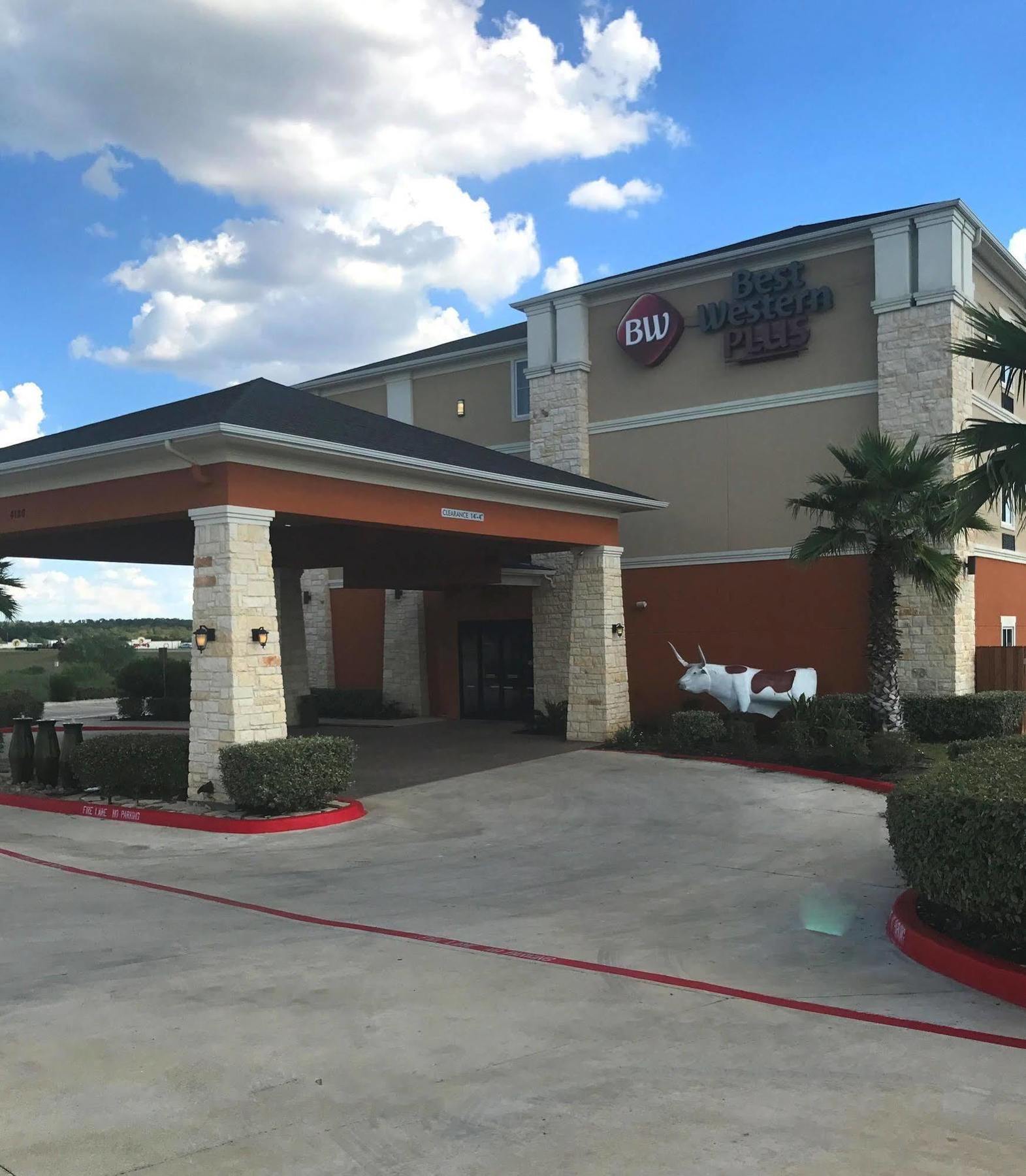 Best Western Plus Longhorn Inn & Suites Luling Екстериор снимка