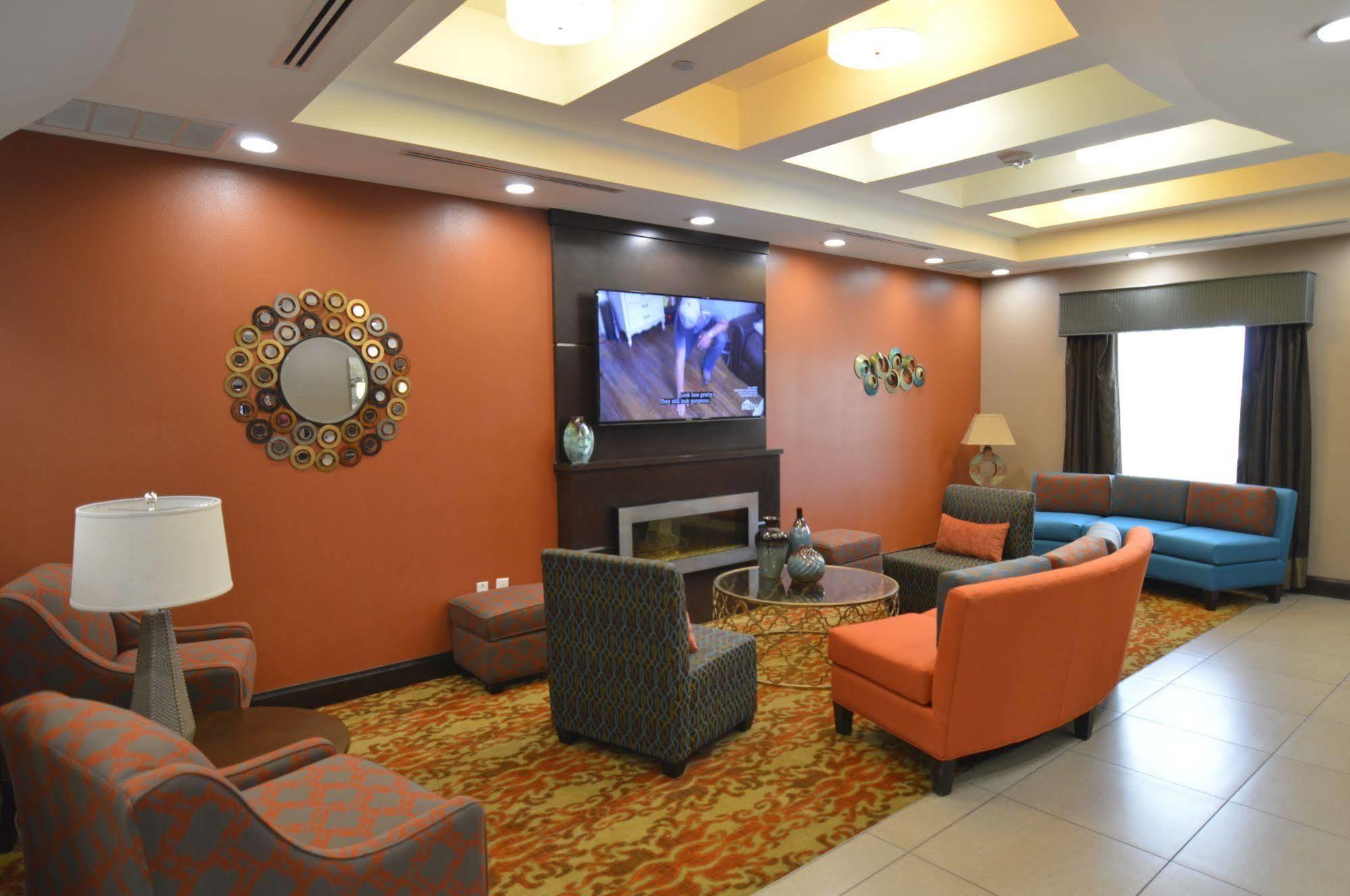 Best Western Plus Longhorn Inn & Suites Luling Екстериор снимка